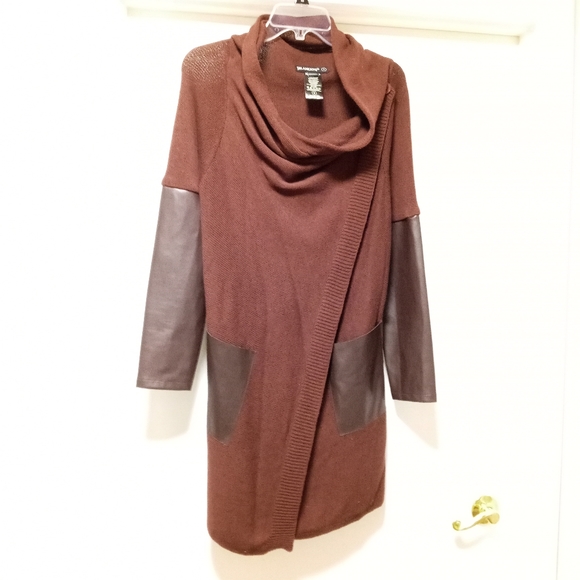 BLANKNYC Burgundy Wrap Cardigan w/ Faux Leather Sleeves & Pockets sz S /B7 - Picture 3 of 11